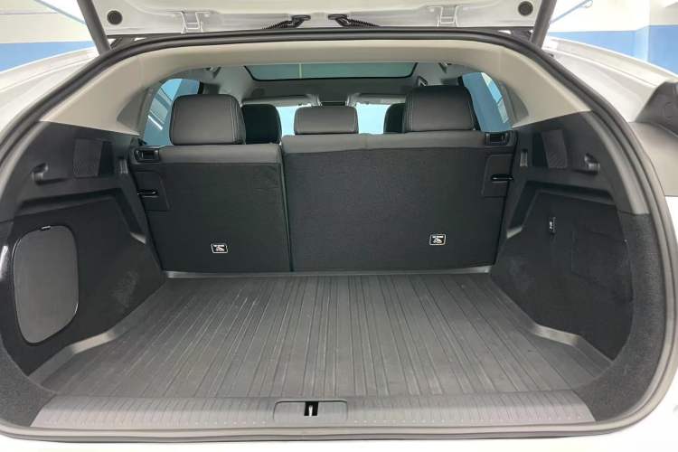 Used XPeng G6 2023 580 Long-Range Max Interior 9