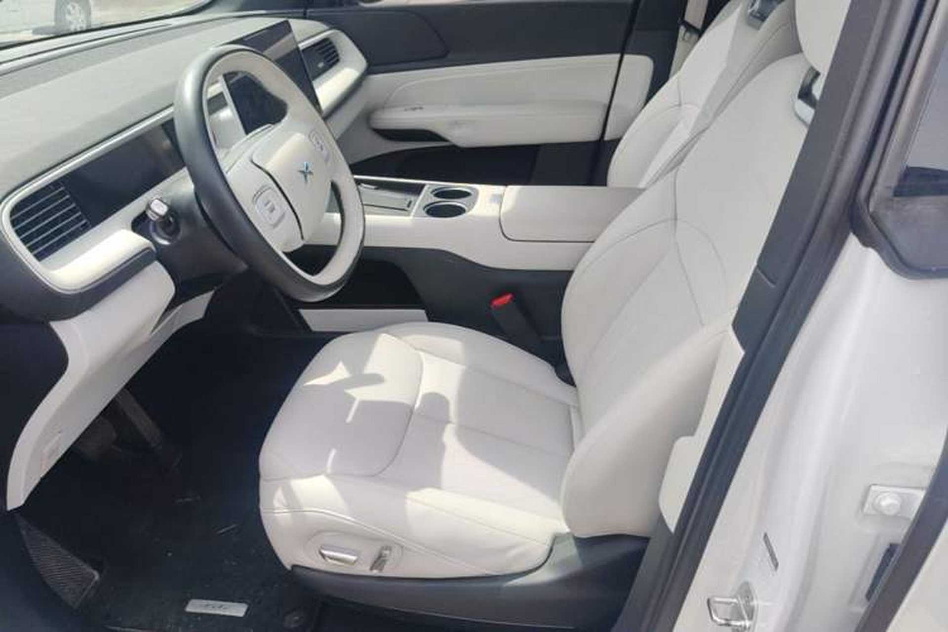 Used XPeng G6 2023 755 Ultra-Long Range Max Left Front Seat
