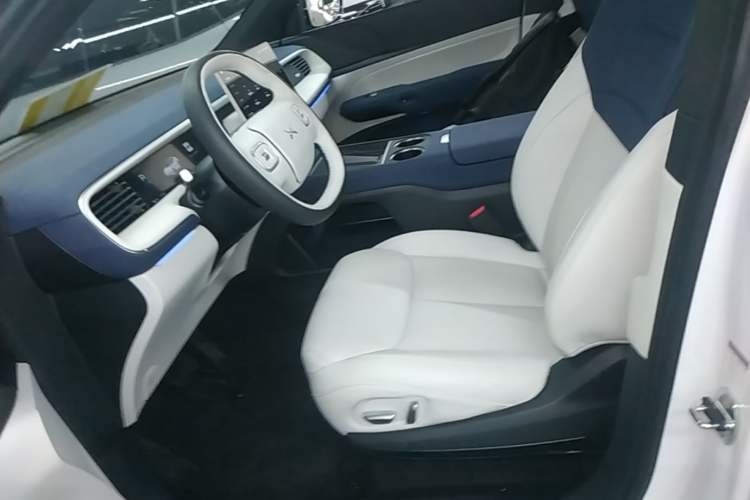 Used XPeng G6 2023 580 Long-Range Max Left Front Seat