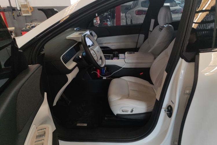 Used XPeng G6 2023 580 Long-Range Max Left Front Seat
