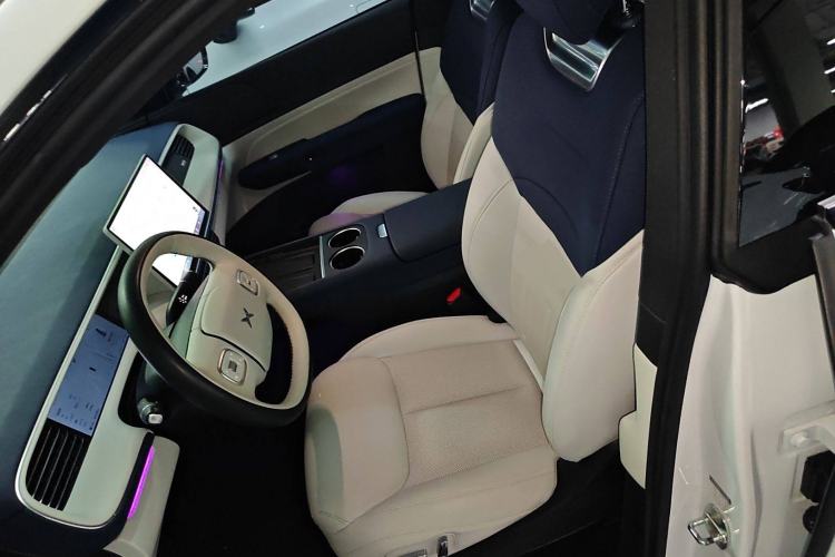 Used XPeng G6 2023 580 Long-Range Max Left Front Seat