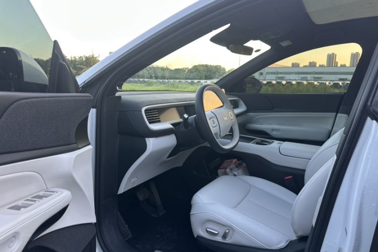 Used XPeng G6 2023 755 Ultra-Long Range Pro Left Front Seat