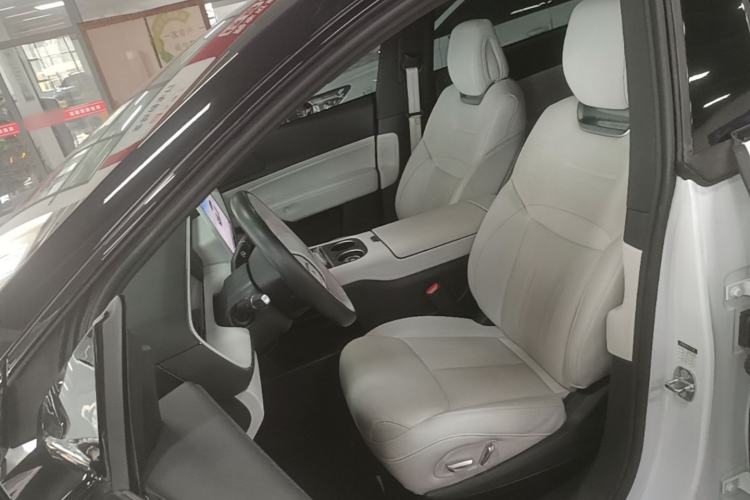 Used XPeng G6 2023 580 Long-Range Max Left Front Seat