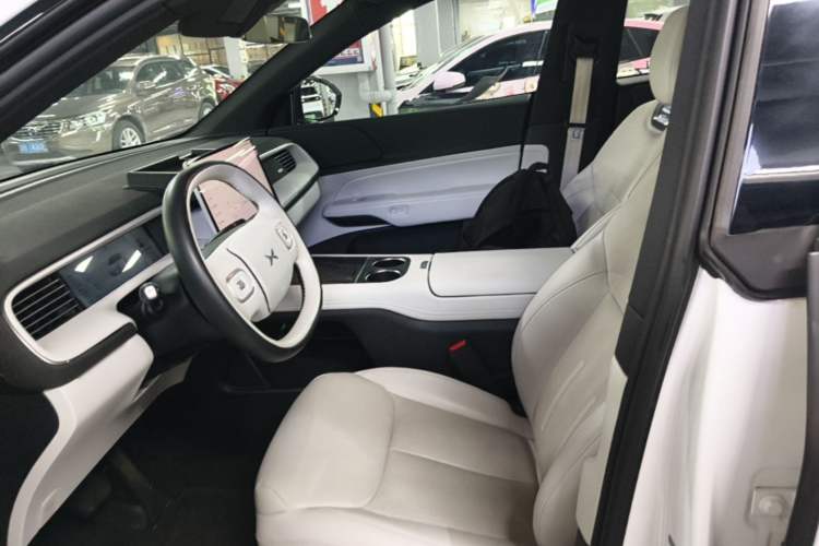 Used XPeng G6 2023 755 Ultra-Long Range Max Left Front Seat