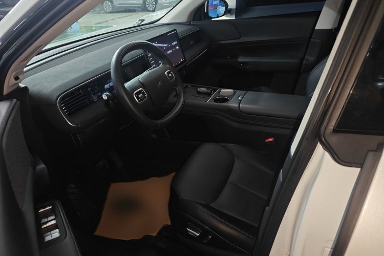 Used XPeng G6 2023 580 Long-Range Max Left Front Seat