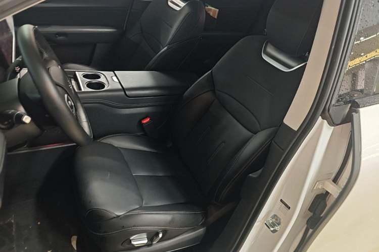 Used XPeng G6 2023 580 Long-Range Max Left Front Seat