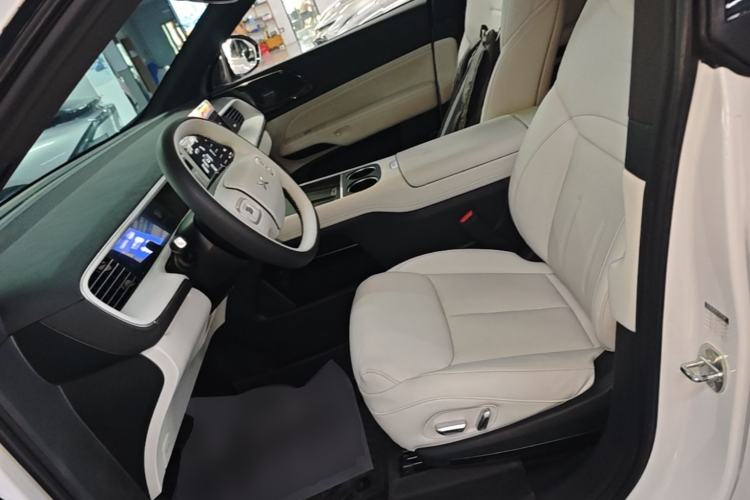 Used XPeng G6 2023 580 Long-Range Max Left Front Seat