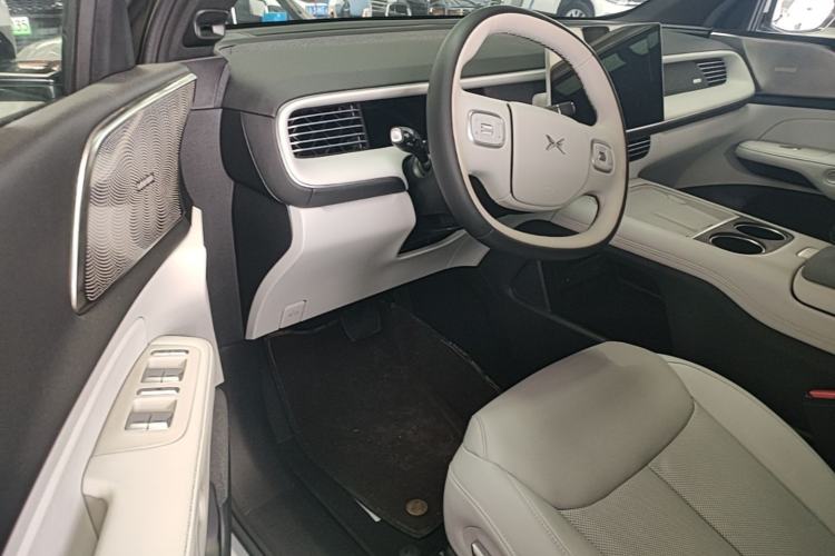 Used XPeng G6 2023 580 Long-Range Pro Left Front Seat
