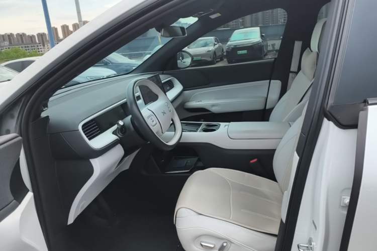 Used XPeng G6 2023 755 Ultra-Long Range Max Left Front Seat