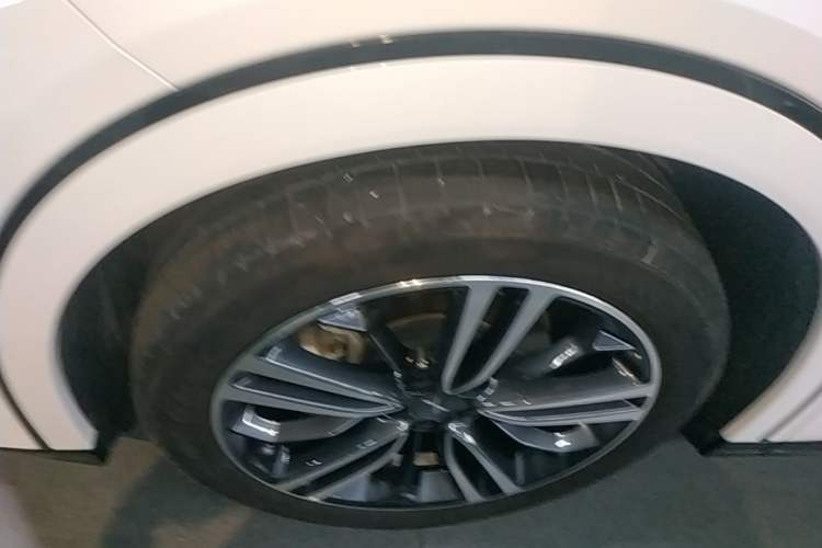 Used XPeng G6 2023 580 Long-Range Max Left Front Wheel Hub
