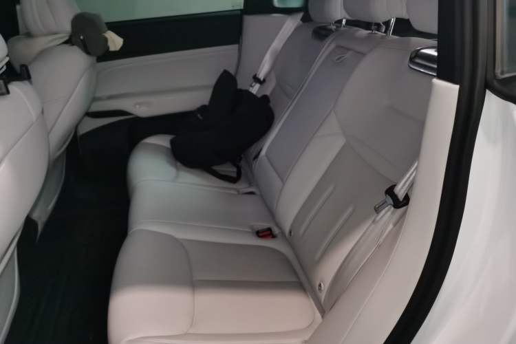 Used XPeng G6 2023 580 Long-Range Max Left Rear Seat