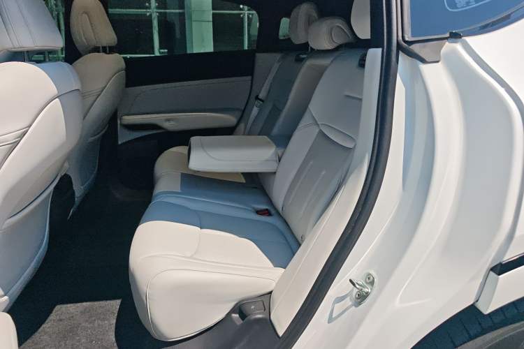 Used XPeng G6 2023 755 Ultra-Long Range Max Left Rear Seat