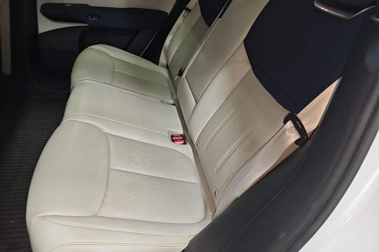 Used XPeng G6 2023 580 Long-Range Pro Left Rear Seat