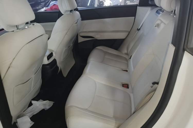 Used XPeng G6 2023 580 Long-Range Max Left Rear Seat