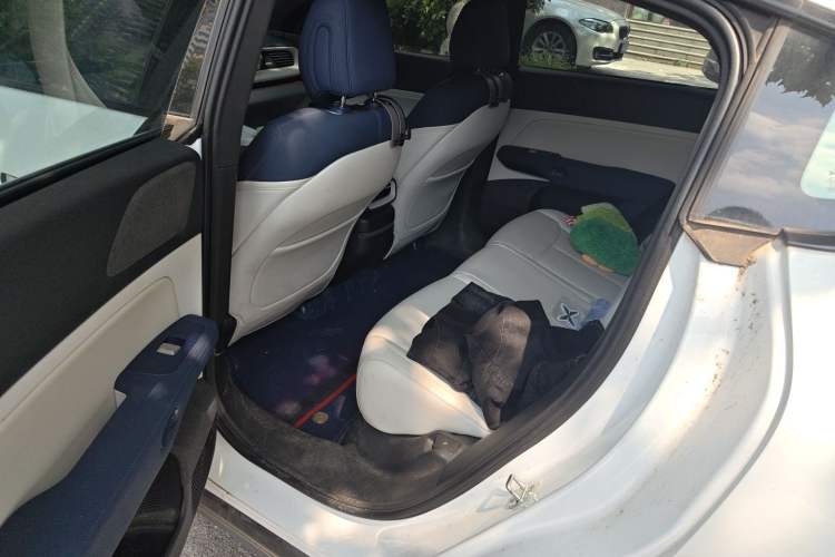 Used XPeng G6 2023 580 Long-Range Pro Left Rear Seat