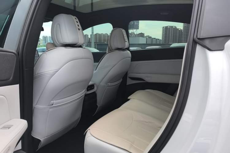Used XPeng G6 2023 755 Ultra-Long Range Max Left Rear Seat