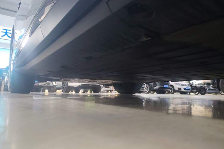 Used XPeng G6 2023 755 Ultra-Long Range Pro Left Side Sill
