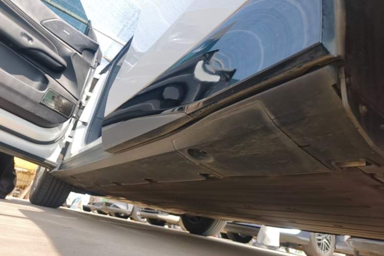 Used XPeng G6 2023 755 Ultra-Long Range Pro Left Side Sill