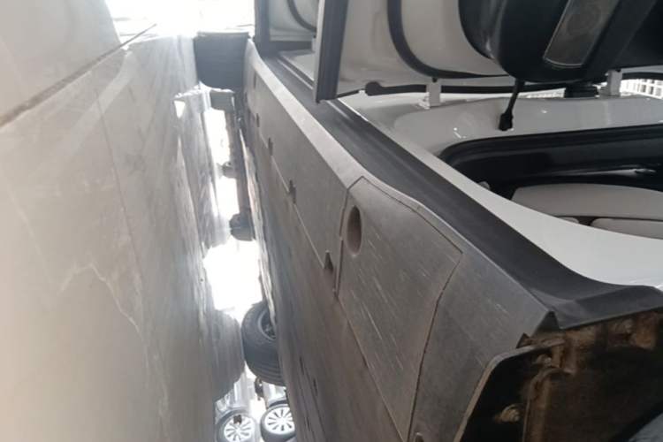 Used XPeng G6 2023 580 Long-Range Pro Left Side Sill