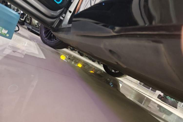 Used XPeng G6 2023 755 Ultra-Long Range Max Left Side Sill