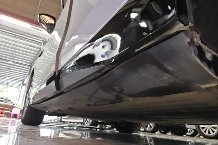 Used XPeng G6 2023 580 Long-Range Pro Left Side Sill