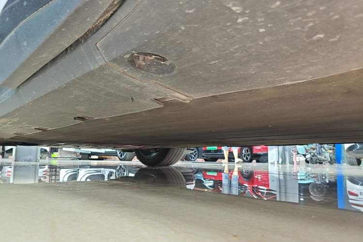 Used XPeng G6 2023 580 Long-Range Pro Left Side Sill