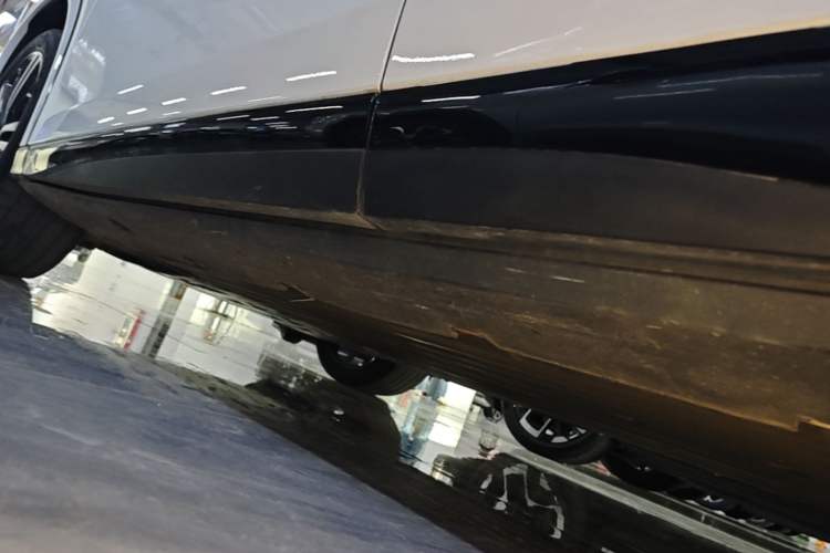 Used XPeng G6 2023 580 Long-Range Max Left Side Sill