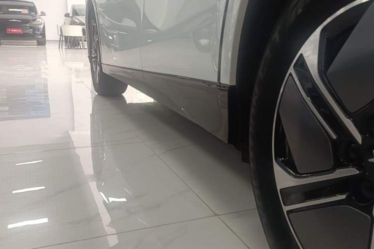 Used XPeng G6 2023 580 Long-Range Pro Left Side Sill