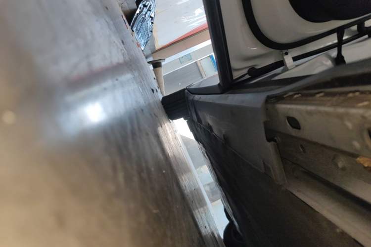 Used XPeng G6 2023 580 Long-Range Max Left Side Sill