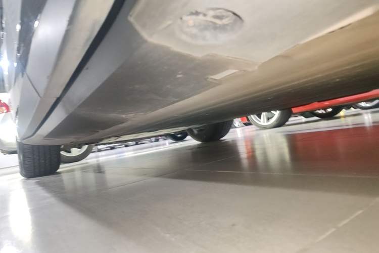 Used XPeng G6 2023 580 Long-Range Pro Left Side Sill
