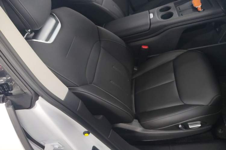 Used XPeng G6 2023 755 Ultra-Long Range Pro Right Front Seat