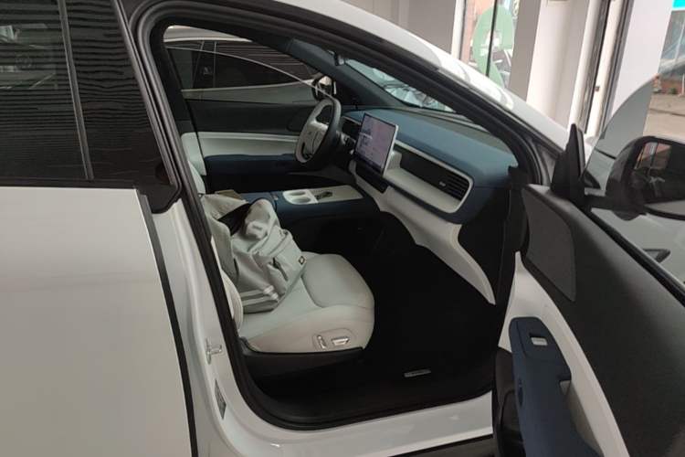 Used XPeng G6 2023 580 Long-Range Max Right Front Seat