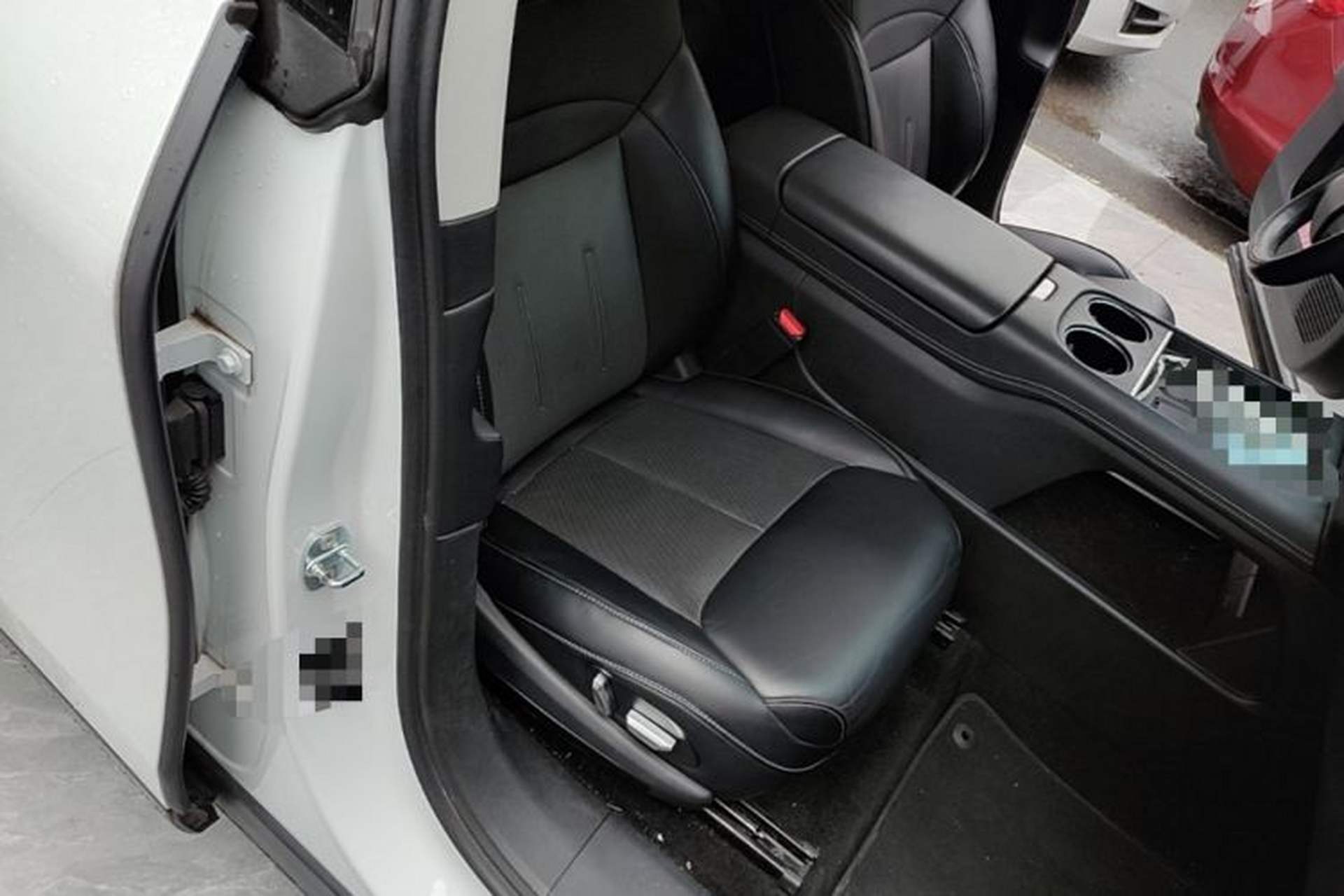 Used XPeng G6 2023 580 Long-Range Max Right Front Seat