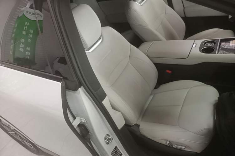 Used XPeng G6 2023 580 Long-Range Max Right Front Seat
