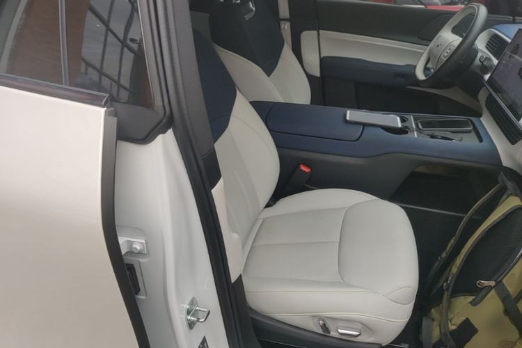 Used XPeng G6 2023 580 Long-Range Pro Right Front Seat