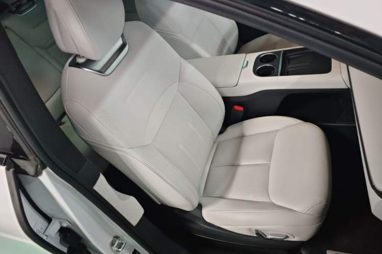 Used XPeng G6 2023 580 Long-Range Pro Right Front Seat