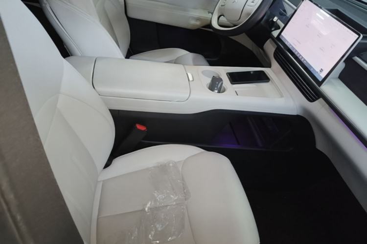 Used XPeng G6 2023 580 Long-Range Max Right Front Seat
