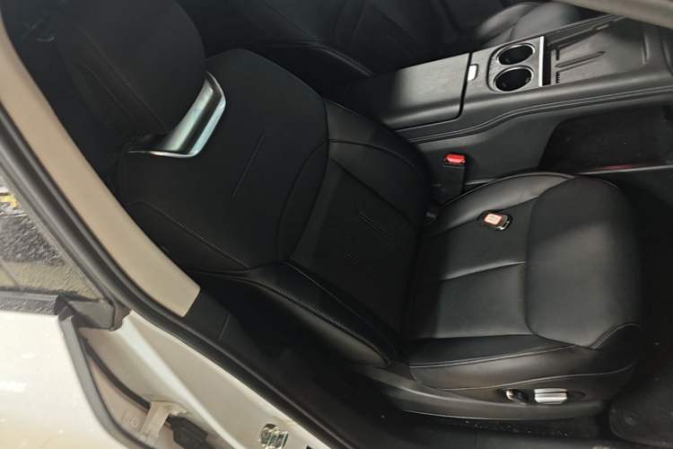 Used XPeng G6 2023 580 Long-Range Max Right Front Seat