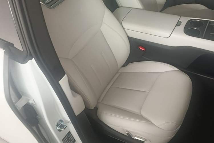 Used XPeng G6 2023 580 Long-Range Pro Right Front Seat