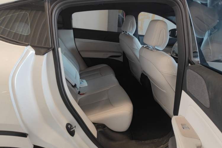 Used XPeng G6 2023 580 Long-Range Max Right Front Seat