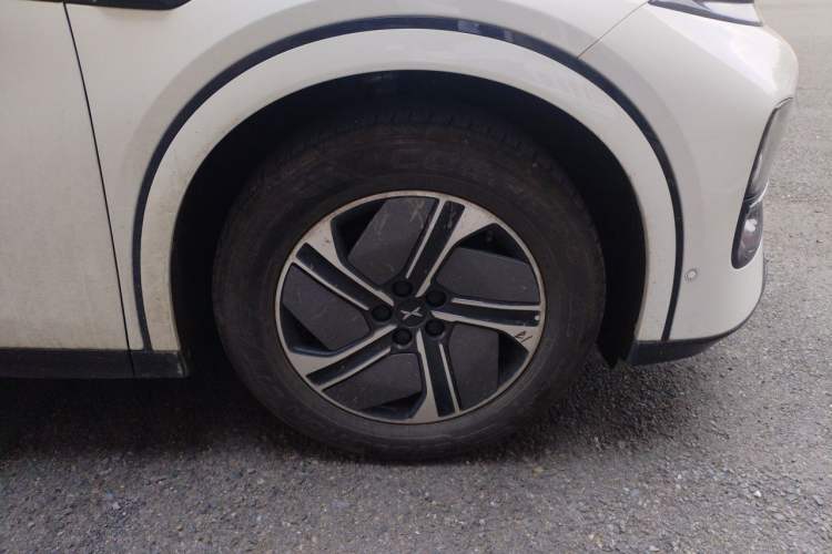 Used XPeng G6 2023 755 Ultra-Long Range Max Right Front Wheel Hub