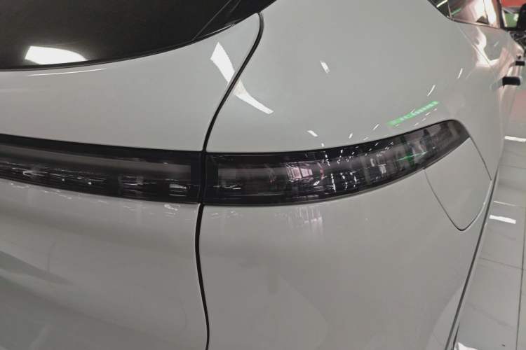 Used XPeng G6 2023 755 Ultra-Long Range Pro Right Rear Taillight