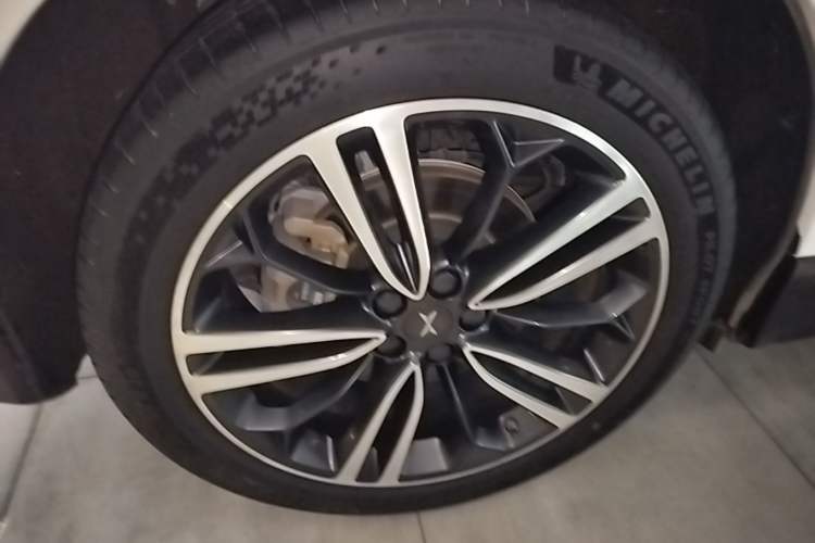 Used XPeng G6 2023 755 Ultra-Long Range Pro Right Rear Wheel Hub
