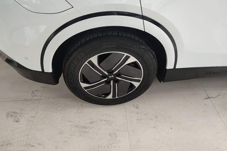 Used XPeng G6 2023 580 Long-Range Max Right Rear Wheel Hub
