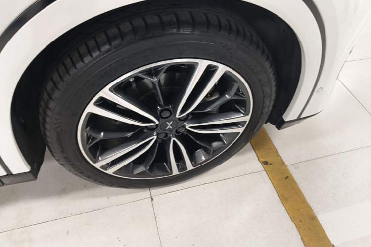Used XPeng G6 2023 755 Ultra-Long Range Max Right Rear Wheel Hub