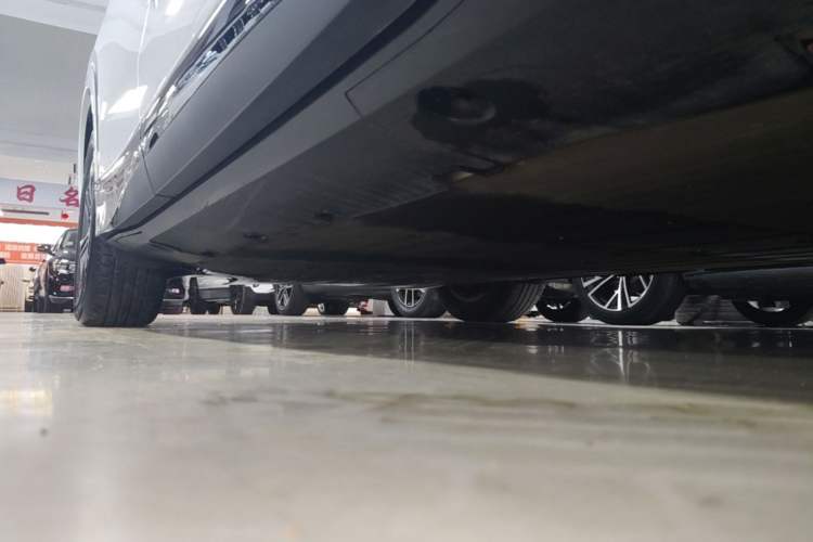 Used XPeng G6 2023 755 Ultra-Long Range Pro Right Side Sill