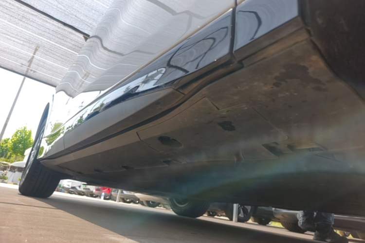 Used XPeng G6 2023 755 Ultra-Long Range Pro Right Side Sill