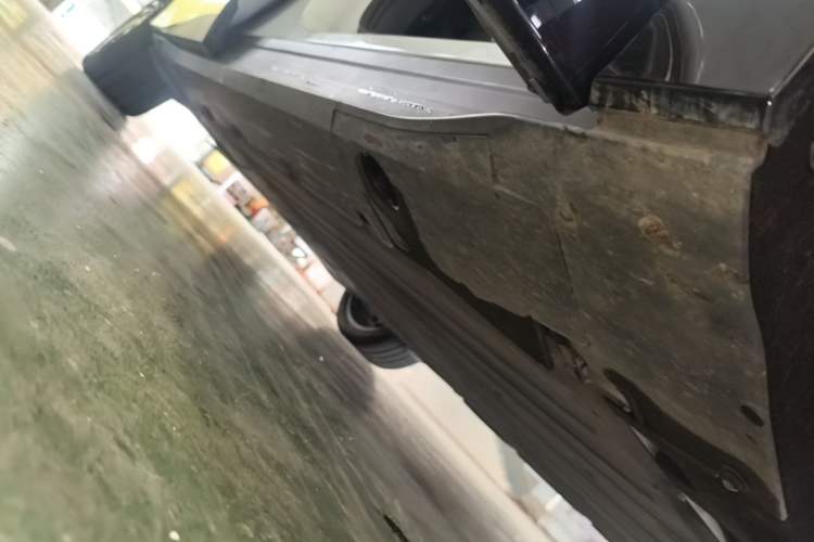 Used XPeng G6 2023 580 Long-Range Pro Right Side Sill