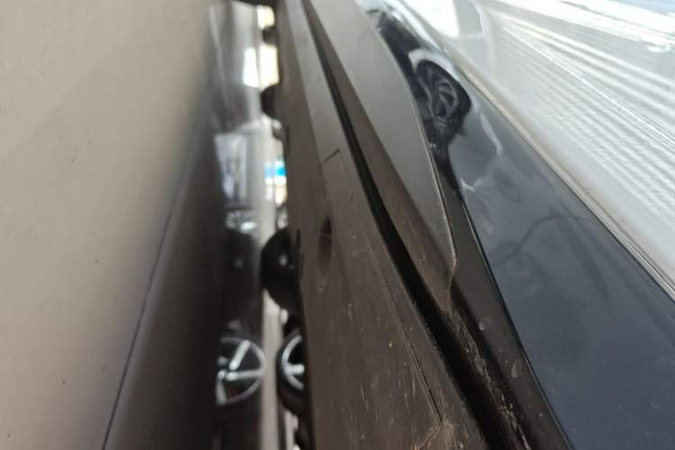 Used XPeng G6 2023 580 Long-Range Pro Right Side Sill