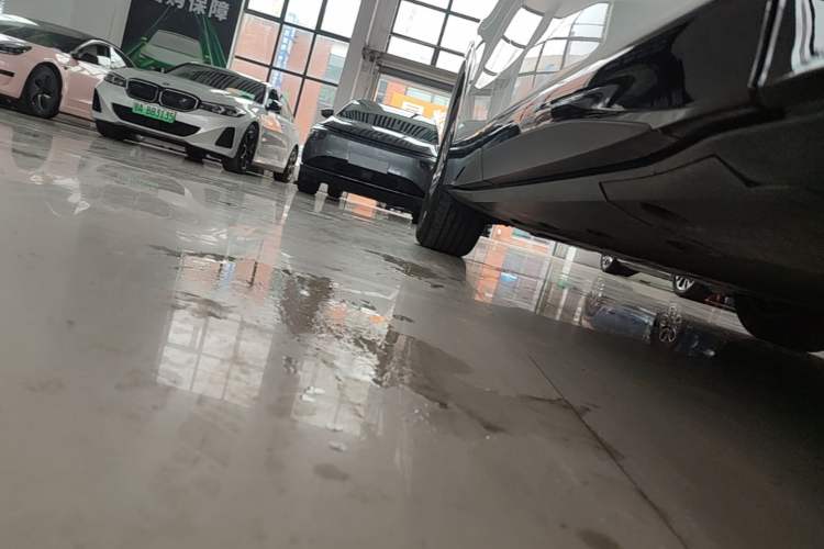 Used XPeng G6 2023 580 Long-Range Max Right Side Sill